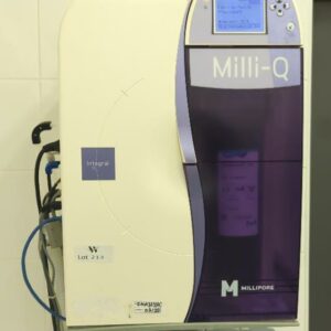 Centrale d'eau pure de marque Milli-Q modèle Millipore Intégral 10, réservoir 100L. Module  EDI à changer. (labo)