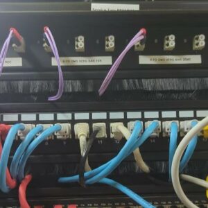 Switch 24 ports de marque 3M. Enlèvement à partir du 7 décembre 2026