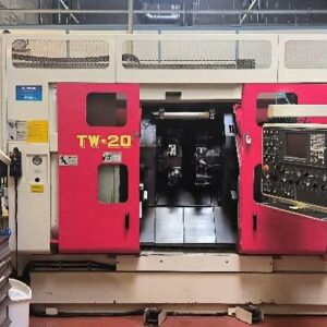 Tour CNC de précision pour usinage de pièces mécaniques en série de marque Nakamura-Tome précision Industrie modèle TW-20. Machine équipée d'un groupe hydraulique dédié (Kanazawa Kiko). On y joint 3 armoires contenant quantité de pièces détachées (mors cerafit, mors rugueux) et 3 classeurs de documentation. Voir détails sur photos.