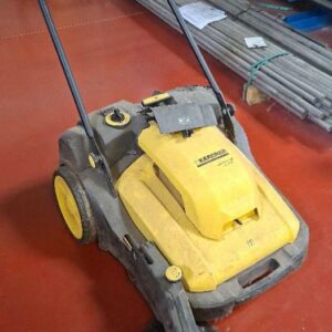 Balayeuse industrielle de marque Karcher modèle KM 70/30, une brosse. (non testée)