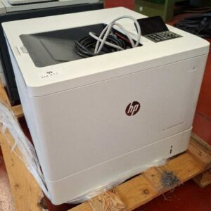 Imprimante couleur 1 bac de marque HP modèle LaserJet Entreprise M554. (non testée)