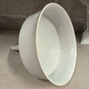 Büchner en porcelaine neuf dans son carton d'origine. (stockage labo)