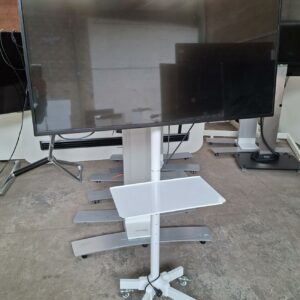 Moniteur 49 pouces de marque LG modèle 49SE3KB, vendu avec son support à roulettes en acier laqué blanc.