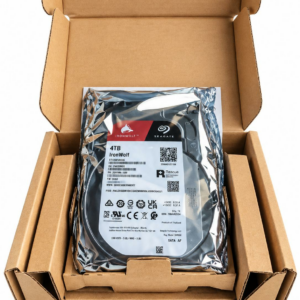 Disque dur interne de marque SEAGATE, gamme IRONWOLF, modèle ST4000VN006, capacité 4 To, format 3,5", interface SATA 6 Gb/s, vitesse de rotation 5 400 tr/min et mémoire cache 256 Mo. Non testé. Localisation : 30 rue Beauregard - 60440 Nanteuil-le-Haudouin