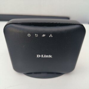 Modem ADSL/ADSL2+ de marque D-LINK, modèle DSL-320B, avec 1 port RJ11 ADSL et 1 port Ethernet RJ45 10/100 Mbps. Non testé. Localisation : 30 rue Beauregard 60440 Nanteuil-le-Haudouin