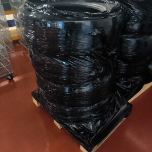 Lot de pneumatiques de marque MICHELIN, modèle Agilis CrossClimate, dimension 215/65 R16C, indice de charge 106/104 et indice de vitesse T. Pneumatiques toutes saisons, homologués 3PMSF.
