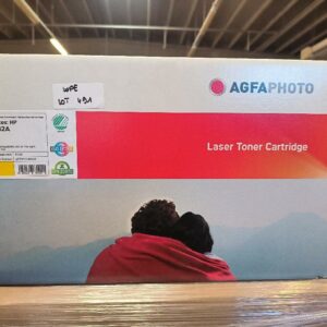 Cartouche de toner yellow de marque AGFAPHOTO, référence APTHPCE402AE, remplaçant la référence HP CE402A, dans son emballage d’origine.