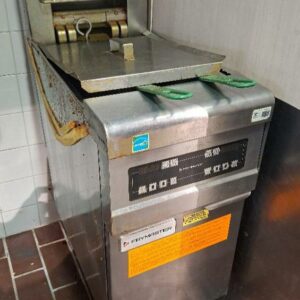 Friteuse double de marque Frymaster modèle RE122sc. 115 x 40 x 80 cm.