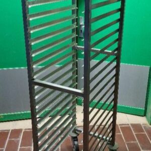 Chariot échelle à 20 niveaux en inox alimentaire. 170 x 39 x 56 cm.