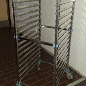 Chariot échelle à 17 niveaux en inox alimentaire. 164 x 59 x 69 cm.
