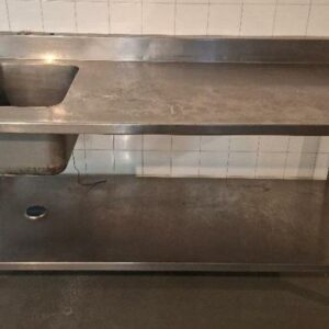 Plonge adossée avec 1 bac en inox alimentaire (sans robinet). Dim : 100 x 188 x 75 cm