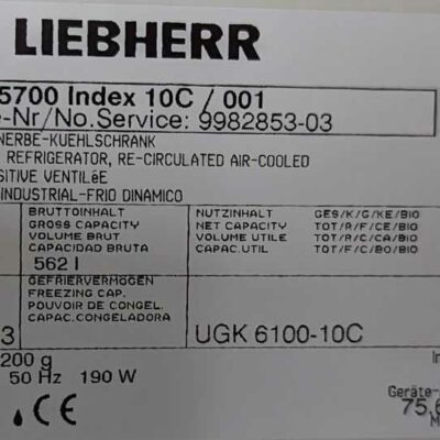 Réfrigérateur de marque LIEBHERR modèle GastroLine Ugk 5700, à serrure. 170 x 75 x 75 cm. Localisation : 1L27