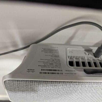 Système de visio conférence de marque CISCO modèle Kit Mini TTC7-26 avec tablette. 2 unités. Vendu avec faculté de réunion. Localisation : Canada rdc bas ( 0b36, 0b30)
